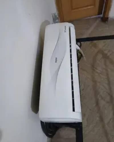 Haier 1.5 ton inverter heat and cool