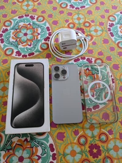 Iphone 15 Pro 10/10 with box and accessories