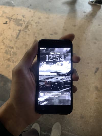 I phone se 2022 3rd generation 64gb 80% battery waterpack