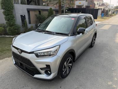 Toyota Raize Z 4.5 grade 2 tone color 26000 kms 2 keys