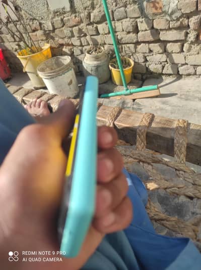 mobile phone sell Kitna hy