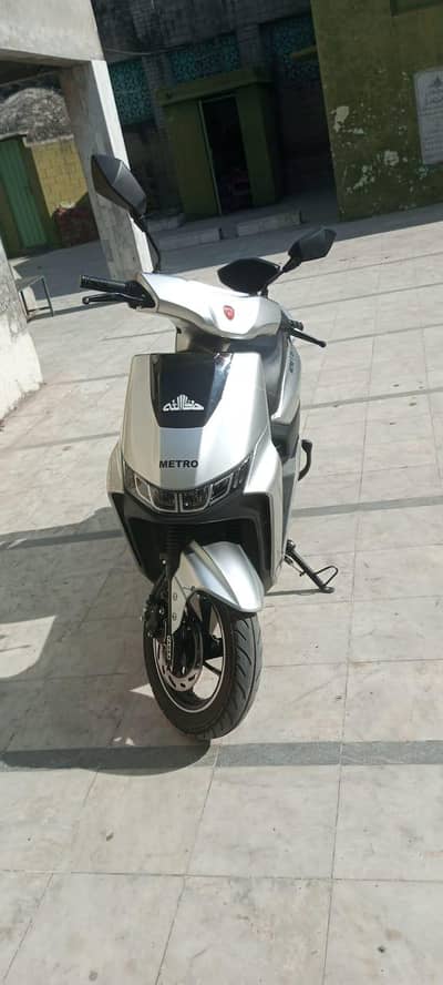 METRO/YADEA T9 PRO LUSH CONDITION 10/10