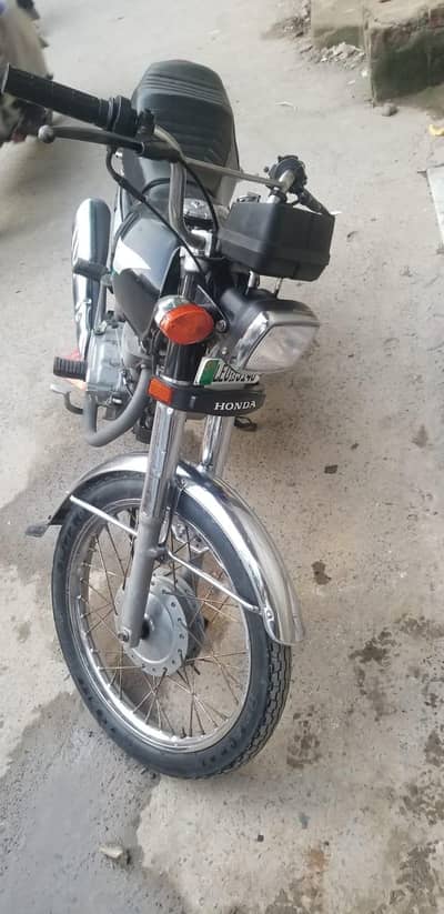 Honda 125 good condition arrgent sale