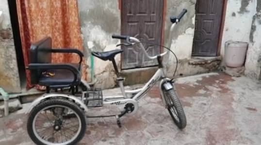 School ky liya bhot achi cicyel hy location muzaffargarh 03260404281