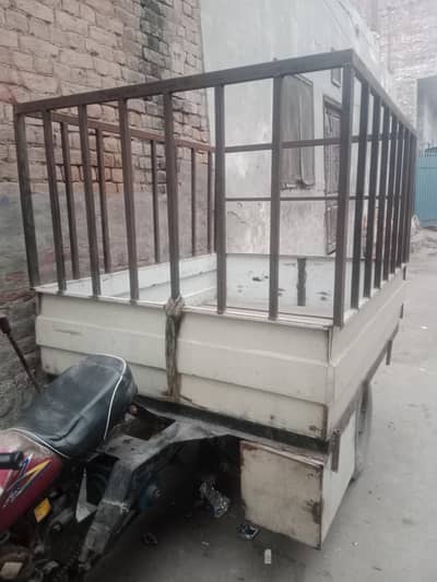 Suzuki 110 backe gear rikshaw  2013 Model hai.  phone no 0301 6028726