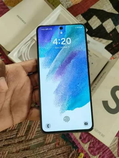 Samsung s21 5G 256GB complete Box sath hai lifetime PTA approved