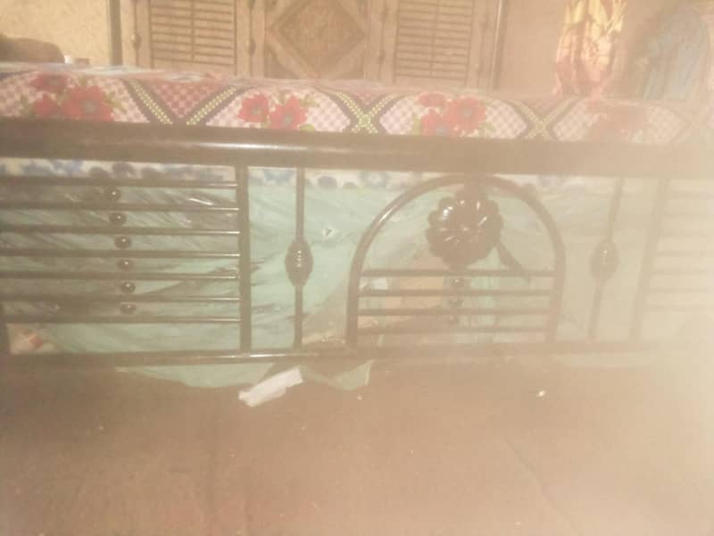iron bed 1