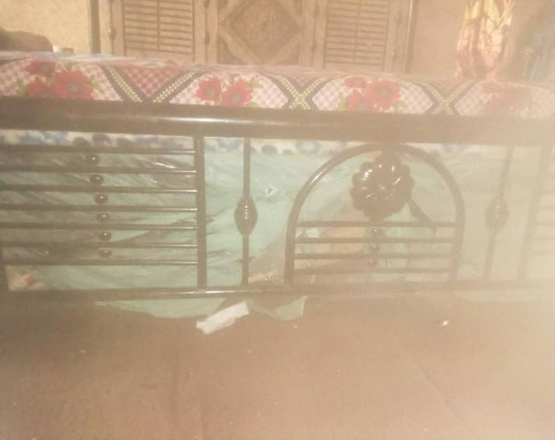 iron bed 3
