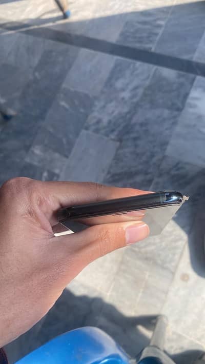 I phone 11 pro max pta proved