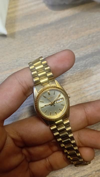 Vintage seiko quartz fluted bezel 100% authentic