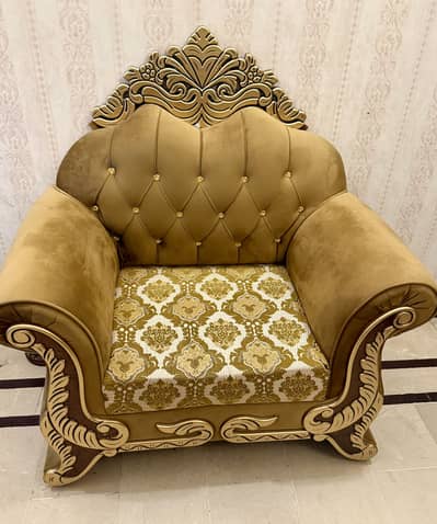 Sofa Set crown style brand new