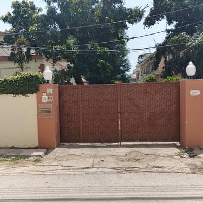 A 35 Marla Beautiful Bunglow For Sale - Mall Road