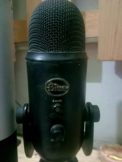 Blue Yeti USB Microphone – Original – Good Condition