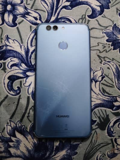 Huawei nova 2 plus 4+64 dual sim