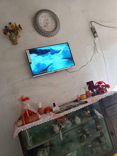 Led with original box remote