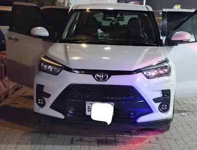 Toyota Raize Pearl white grade R