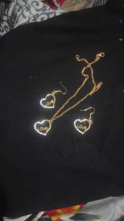 beautiful love shape pendant and earring