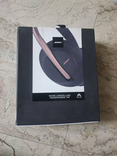 Bose 700 Bluetooth Headphones
