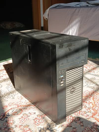 gaming pc and monitor.