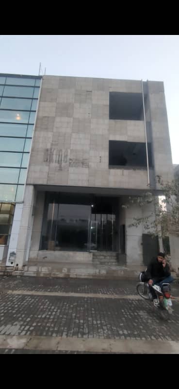 8 Marla Full Plaza Available For Rent