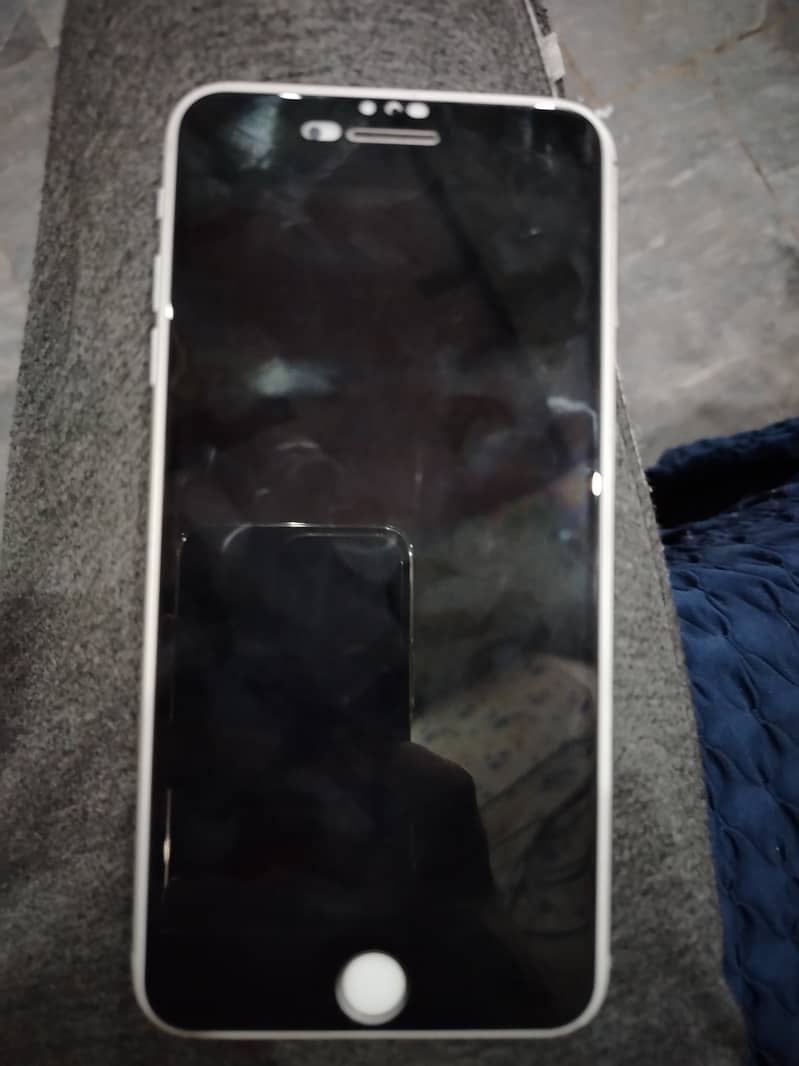Apple iPhone 8 Plus 0