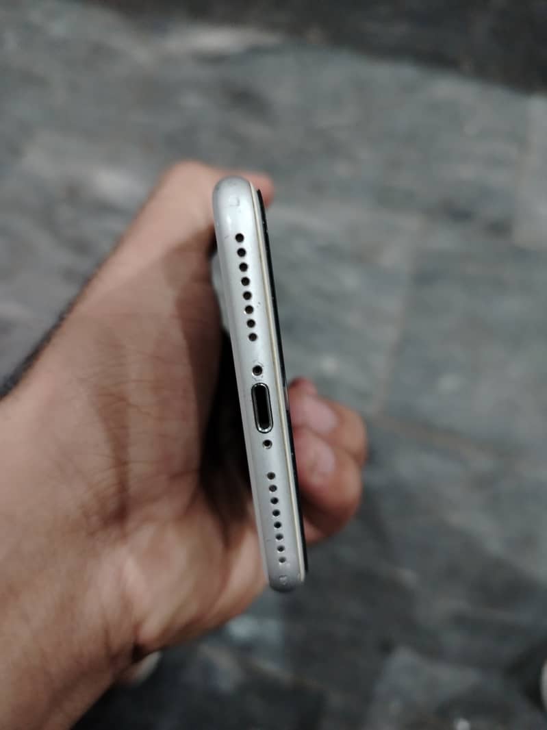 Apple iPhone 8 Plus 1