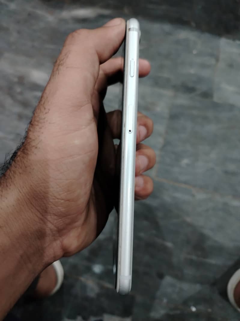 Apple iPhone 8 Plus 5