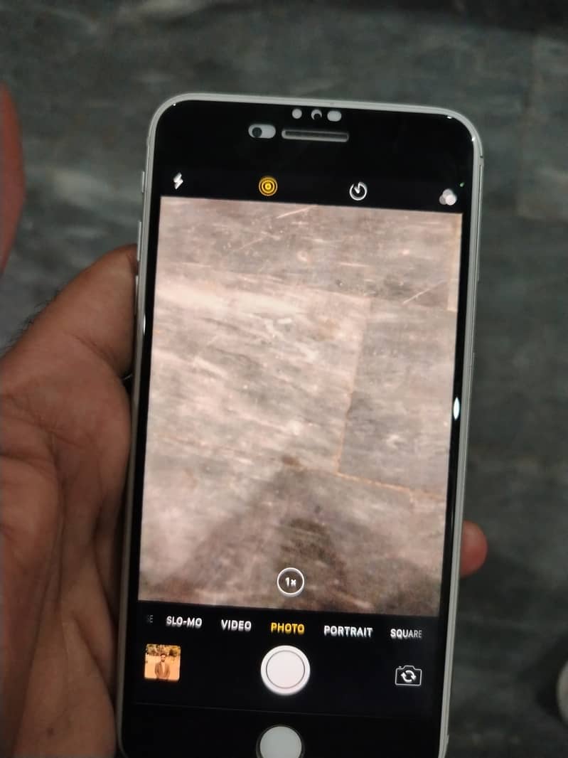 Apple iPhone 8 Plus 6