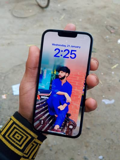 128 gb storage, 98 battery health