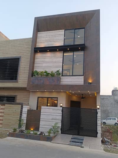 House For Grabs In 675 Square Feet Lahore