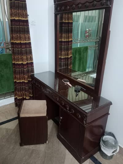 dressing and center table set