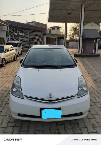 Toyota Prius 1.5 S package(pearl white)