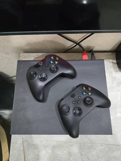 Xbox ONE X 1TB