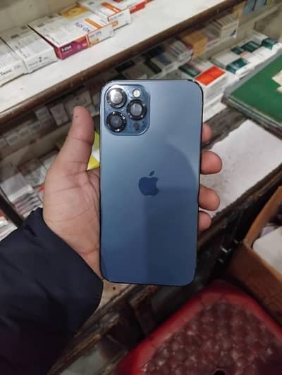 only cabel hai 256gb verything ok bus aik dot hai left side pay