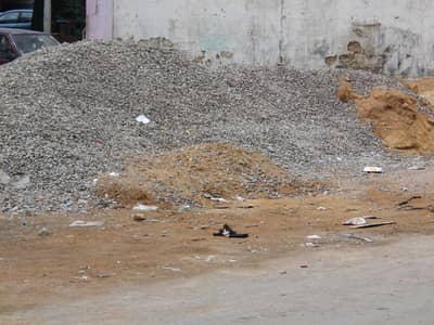 800 Yards Residential Plot For Sale.