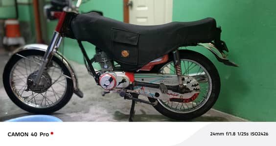 Honda hai 1987 ka model Hy Karachi k bande k nam transfer ha