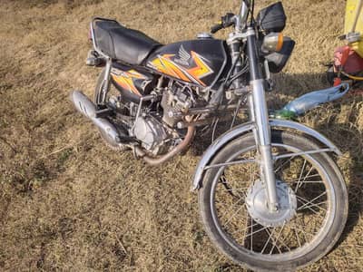 honda 125 urgent sale.     03451650018