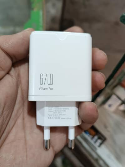 flash and fast Chargers 67 watts
