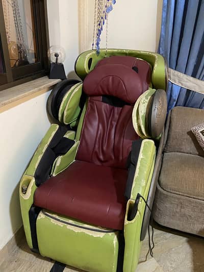 OSIM uDivine Massage Chair – Fully Automatic | Good Working Condition