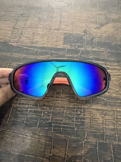 Sports performance sunglasses