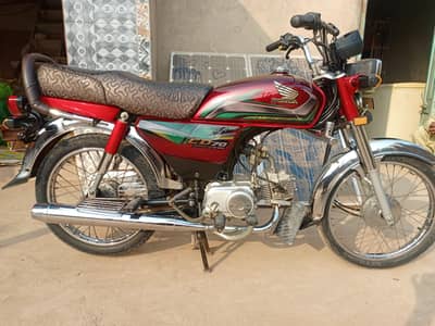 Honda CD 70 2022 (03007484177)