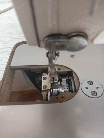 جوکی سلائی مشین برائے فروخت – بہترین کنڈیشن