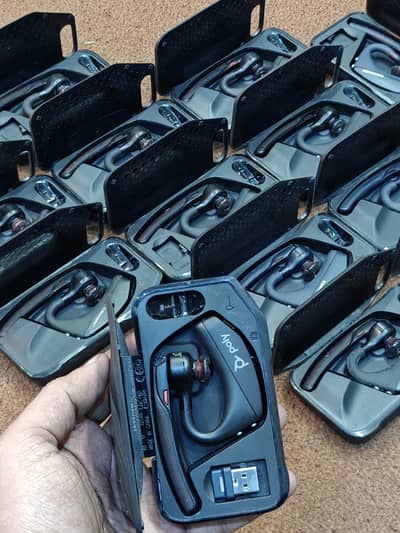 plantronics poly voyager 5200 wireless/Bluetooth headset