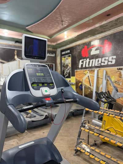 Precor Treadmill / Commercial treadmill / Running machine/ Gym machine