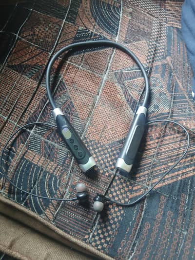 bohat achi hand free ha bilututh wali