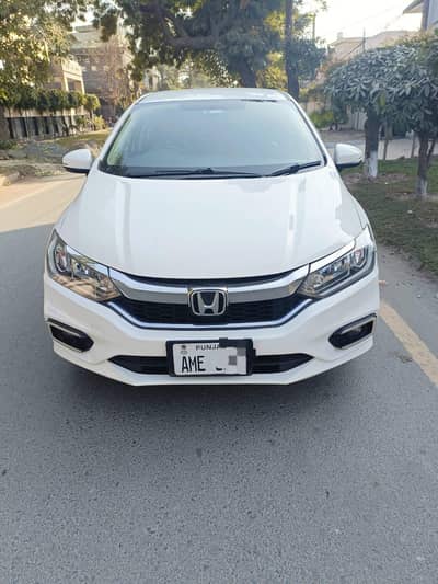 Honda city 1.5 automatic totally genuine except one half back fender