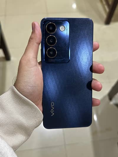 vivo y100 with box 8/256 pta approved