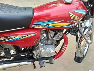 Honda 125 model 18 for sale in 10/10 condition biometric available