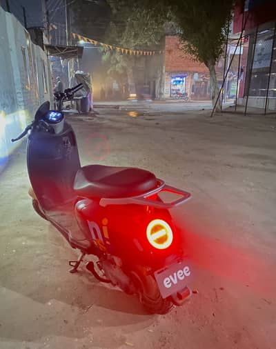 Evee nisa scooty