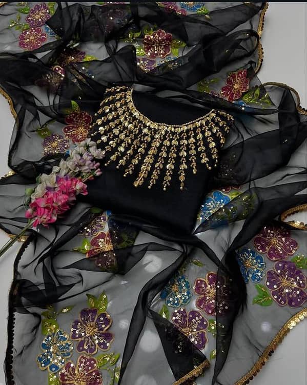 2-Piece Organza Dress Set – Embellished Shirt with Zari Oil Paint Dupatta